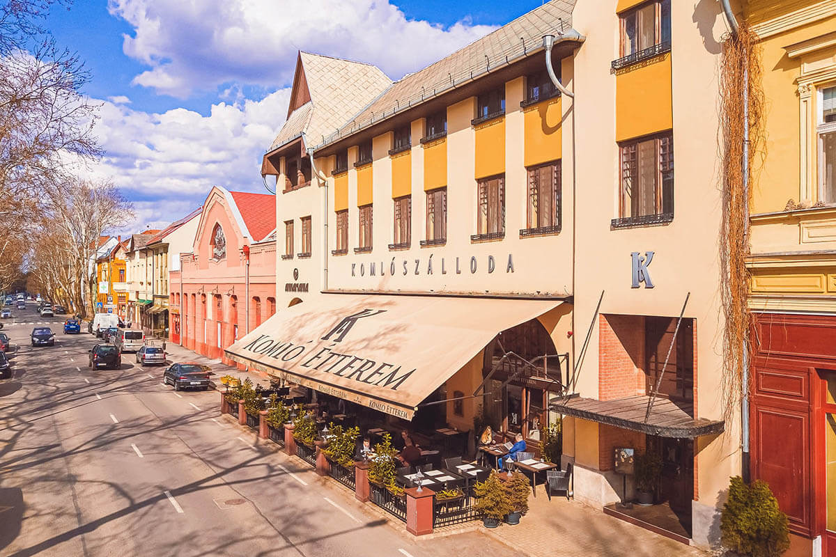 Napellenzők
